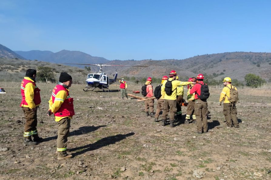 Sigue alerta amarilla en la comuna de La Ligua por incendios forestales en sector Retamilla y cerro La Horqueta