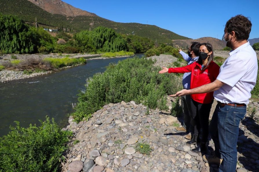 Ministra de Agricultura lideró comité de emergencia en la Provincia de Petorca y coordinó en terreno la entrega de ayudas en las zonas más afectadas por la sequía