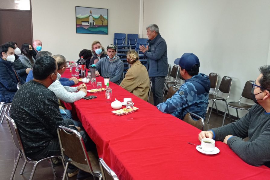 Delegado Provincial encabeza reunión de preparación de proyecto para repoblación de algas marinas en la costa de Pichicuy y Los Molles