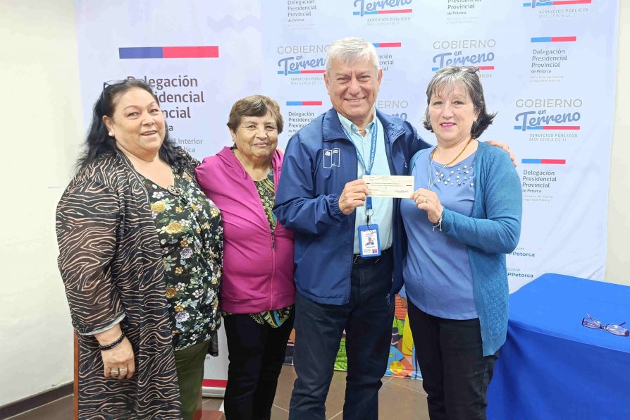 18 cheques hace entrega la Delegación Presidencial Provincial de Petorca, correspondientes a proyectos favorecidos con el Fondo Social Presidente de la República