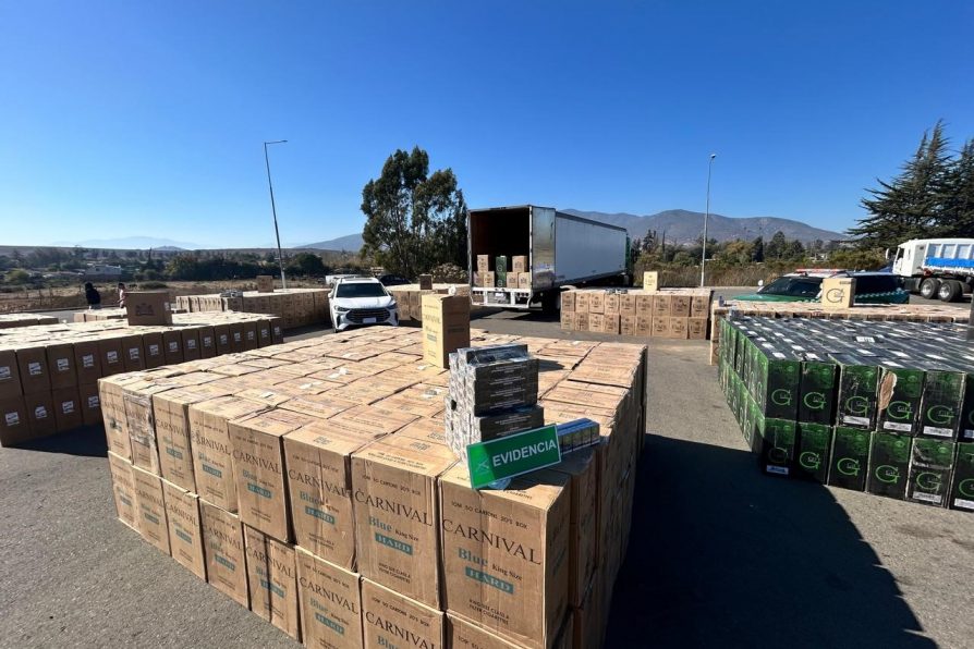 GOLPE AL CONTRABANDO: Incautan más de 832 mil cajetillas de cigarrillos en la ruta 5 Norte, tres imputados en prisión preventiva